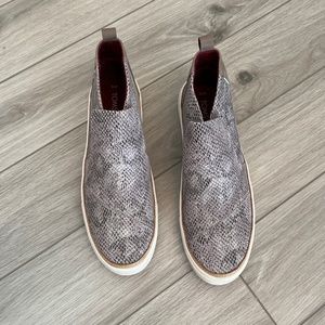Toms high top slip ons